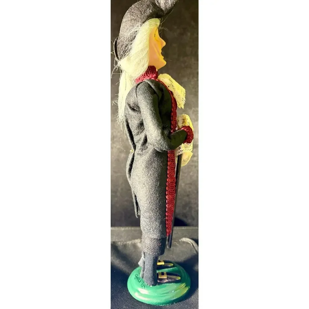 Byers Choice 2000 Exclusive Williamsburg Elderly Man Signed Byers